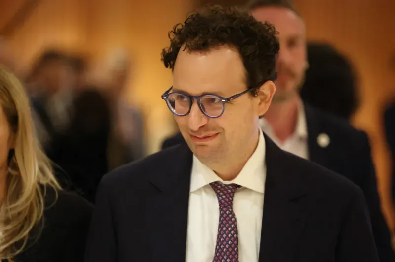 AI-регулирование: почему гонка вооружений зашла в тупик