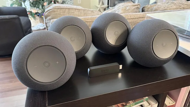 Две колонки Echo Studio, расположенные по бокам телевизора, в основном отвечали за диалоги.