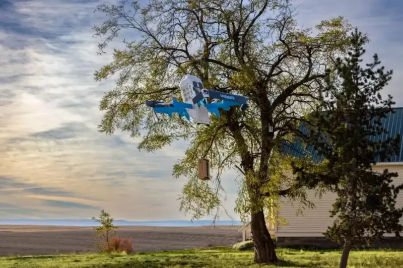 Amazon возобновляет доставку дронами в Аризоне после инцидента