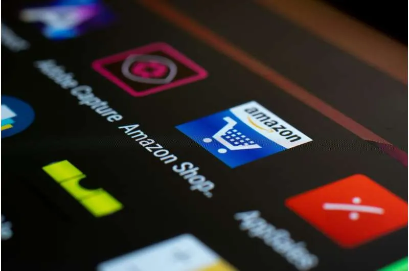 Amazon против Perplexity: битва за AI-шопинг