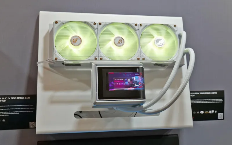 Процессорный кулер MSI CoreLiquid E15 360 с круговым дисплеем.