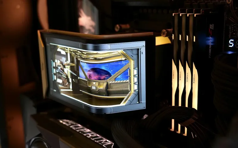 The MSI CoreLiquid E15 360 CPU cooler features a wraparound display. 