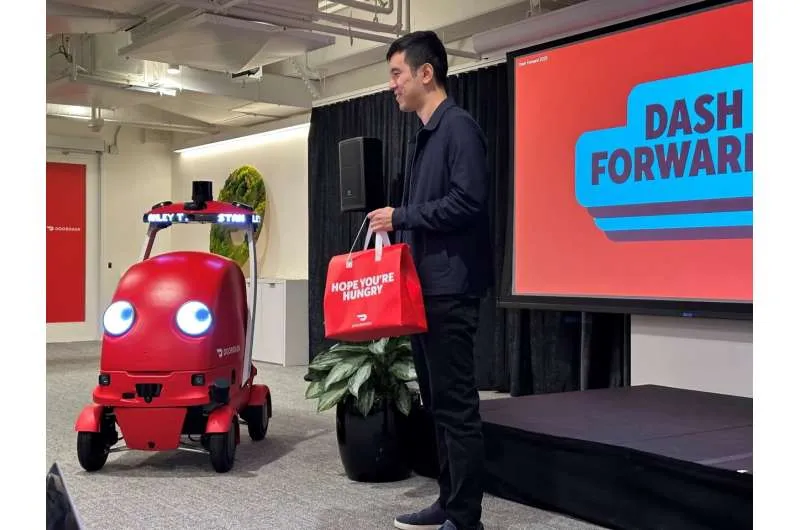 DoorDash расширяется в сферу бронирования ресторанов и роботизированной доставки