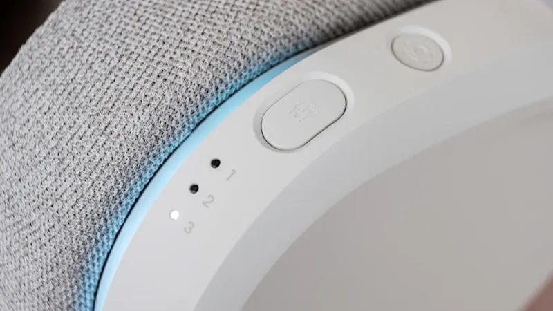 Зарядная станция также оснащена 2.4GHz передатчиком Scape.