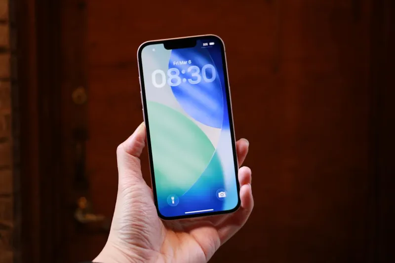 iPhone 17e: обзор новой бюджетной модели от Apple