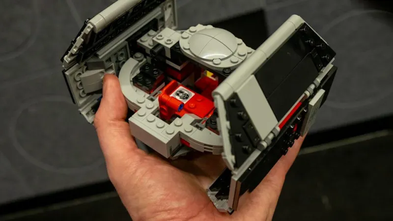 Lego Smart Play: Магия Star Wars и умные технологии без экранов