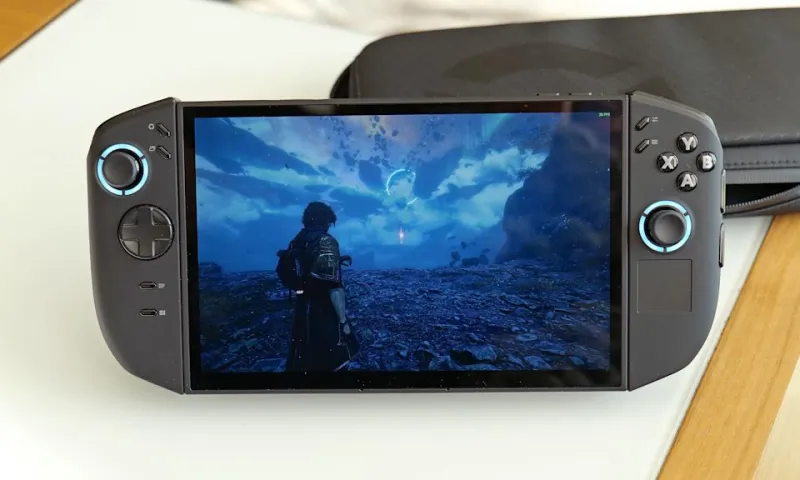 Версия Z2 Extreme Legion Go 2 предлагает одну из лучших производительностей на рынке среди портативных устройств.