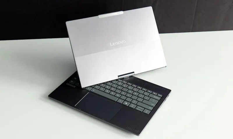 My favorite thing about the Auto Twist is that if you shut it down, it will automatically close its own lid. 