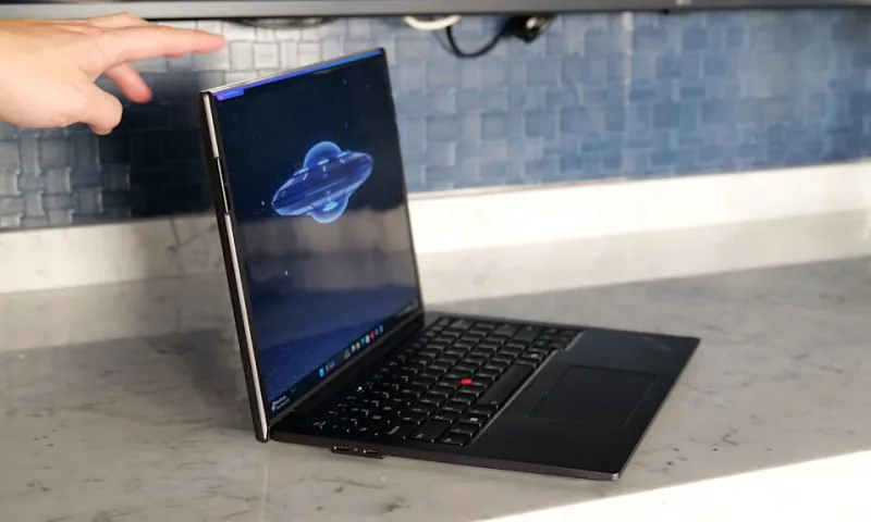 Lenovo XD Rollable: концепт ноутбука с раздвижным OLED-экраном