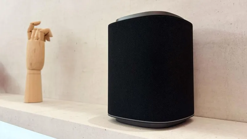 LG Sound Suite M5 speaker