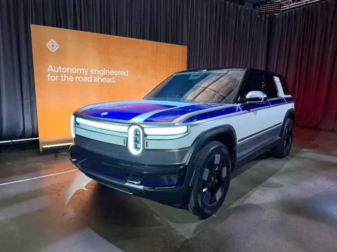 Rivian: ИИ-революция в автопилоте