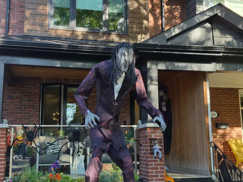 S25 FE имеет незначительно отличающиеся размеры от S24 FE, но сохраняет фирменный стиль Samsung.