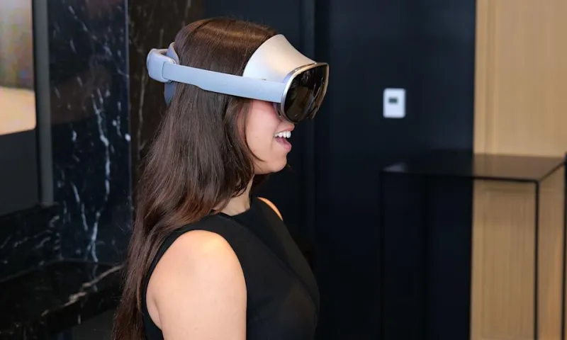 A side view of someone wearing the Galaxy XR headset.