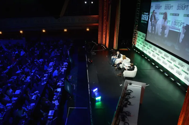 TechCrunch Disrupt 2025: Экономьте на билетах! Конференция