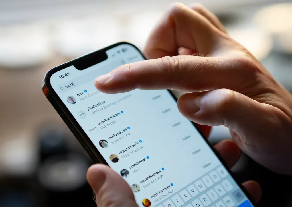 Threads тестирует управление алгоритмом через тегирование