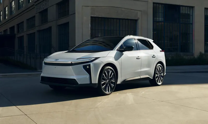 Toyota BEV: Зарядка с Apple Maps и доступ к Supercharger