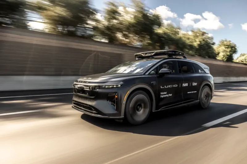 Uber тестирует автономные такси Lucid Gravity в Сан-Франциско