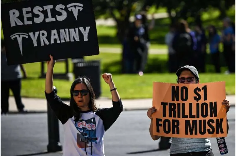 Акционеры Tesla решат судьбу $1 трлн для Илона Маска