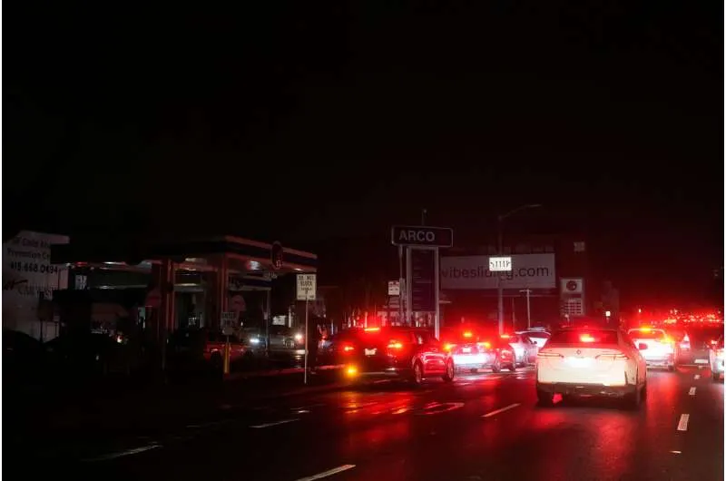 Waymos blocked roads and caused chaos during San Francisco power outage
