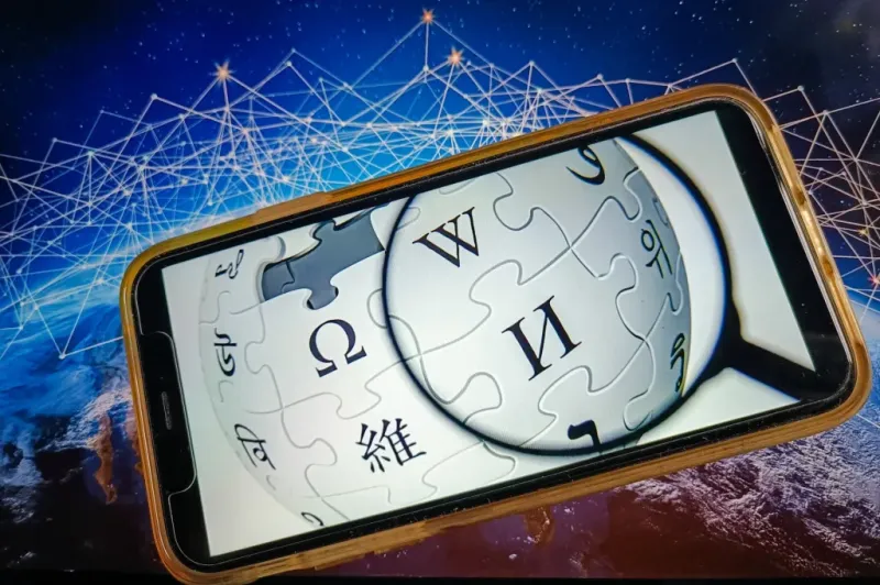 Как распознать тексты, написанные ИИ: гид от Википедии