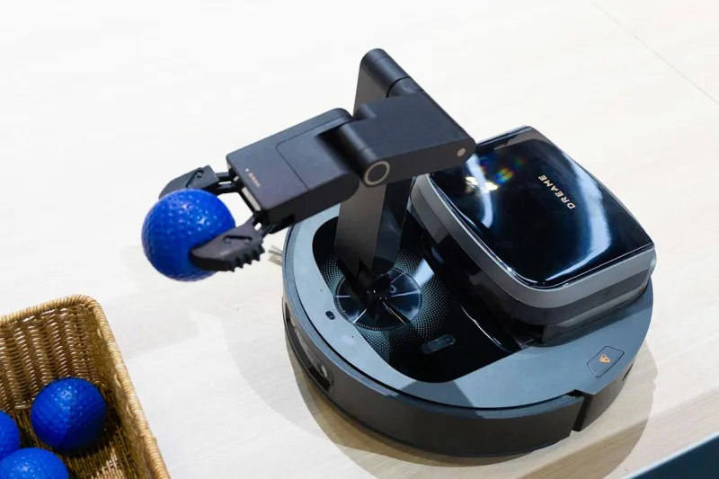 Обзор Dreame Cyber 10 Ultra: робот-пылесос с механической рукой