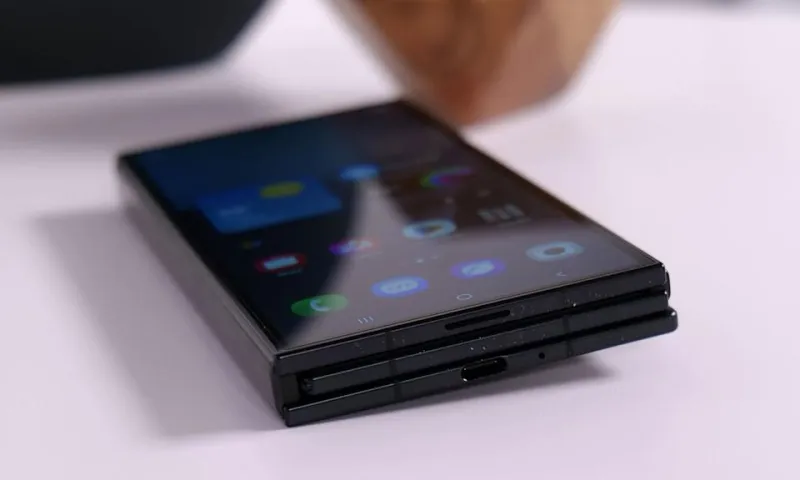 Обзор Samsung Galaxy Z TriFold: 10-дюймовый планшет в вашем кармане