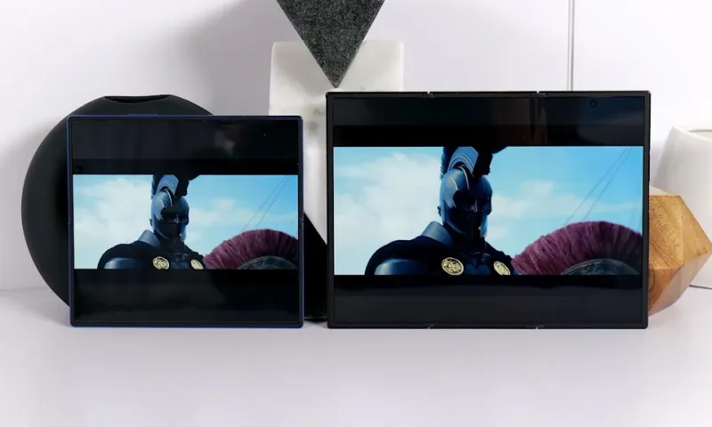Here's what The Odyssey trailer looks like on the Z TriFold (right) compared to the Z Fold 7 (left). It's such a better experience. 