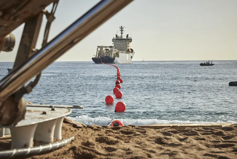 Подводные кабели: Задержки и Геополитические Риски