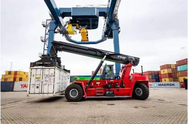 Электрические суда с заменяемыми батареями в Нидерландах